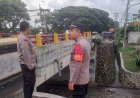 Antisipasi Banjir, Polsek Ampenan Lakukan Patroli dan Pemantauan Debit Air di Kali Ancar