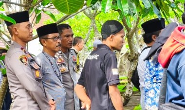 Kapolsek Selaparang Hadiri Pemakaman Tokoh Kelurahan Karang Baru sebagai Wujud Empati