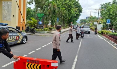 Polsek Selaparang Siagakan Personel, Pastikan Ibadah Jumat Aman dan Khusyuk